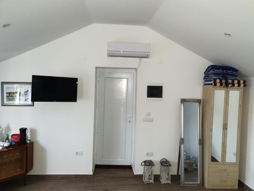 Apartmán Penthouse Prvić Luka Exteriér fotografie